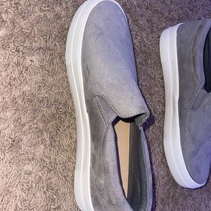 CUSHIONAIRE, worn once, size 9W, gray n white